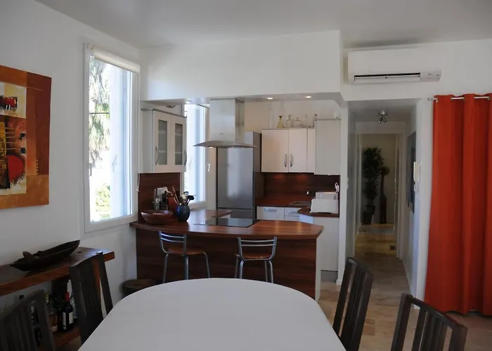 Lejlighed Cosy 100 M2 - Climatise - Calme -centre-ville Hyères